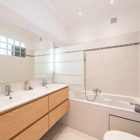 3 Bedroom 3 Bath Close To Palais & Croisette By Olam * Cannes